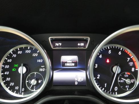 Used 2016 Mercedes-Benz GL 450 4MATIC w/ Premium I Package image 17