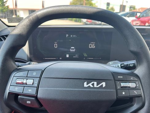 Used 2025 Kia K4 FWD image 34