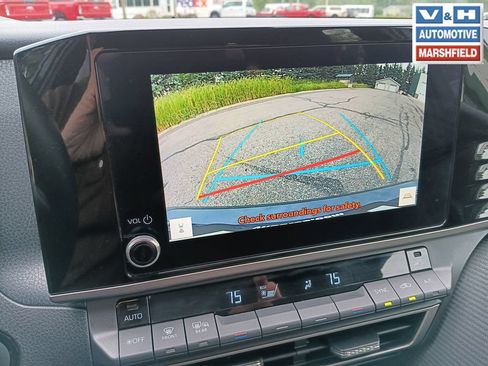 Used 2025 Toyota Camry SE FWD image 8