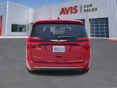 Used 2025 Chrysler Pacifica Select FWD image 7