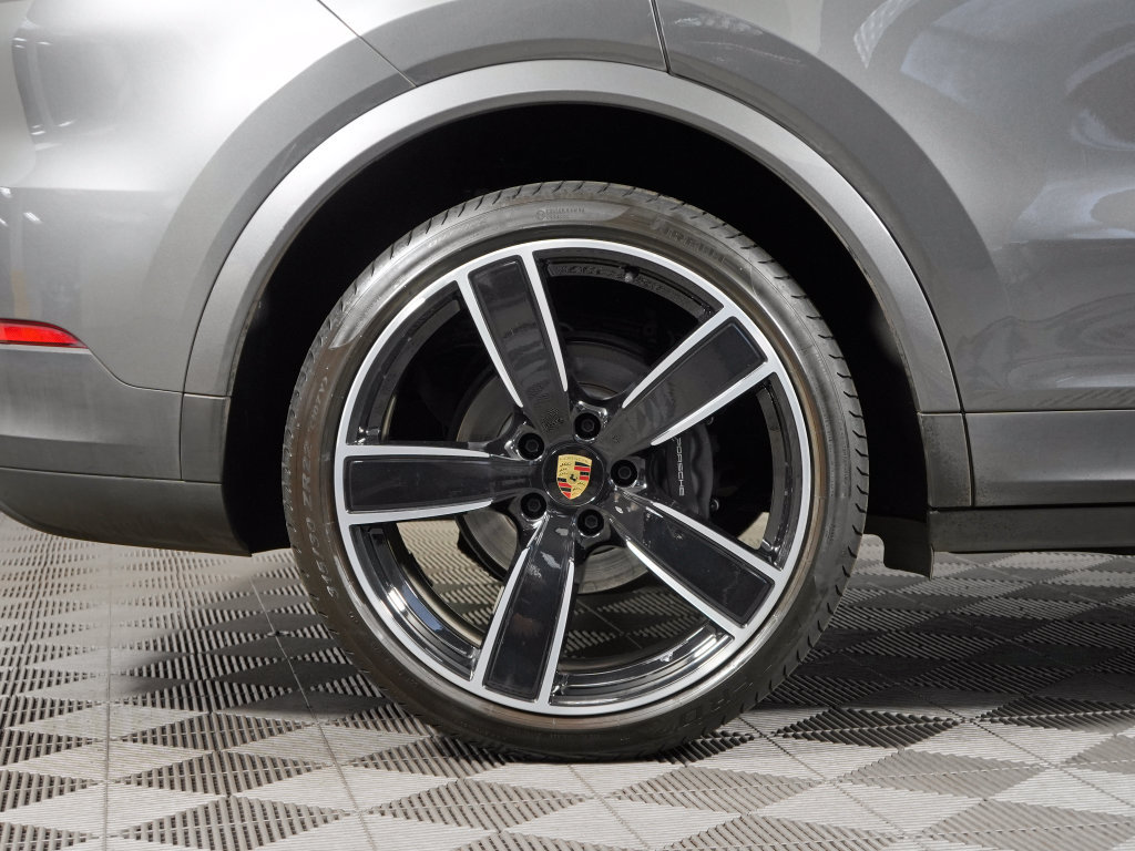 Certified 2023 Porsche Cayenne Coupe AWD/4WD image 15
