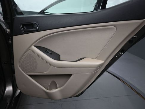 Used 2015 Kia Optima LX image 16