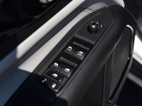 Used 2025 Jeep Compass Limited AWD/4WD image 8
