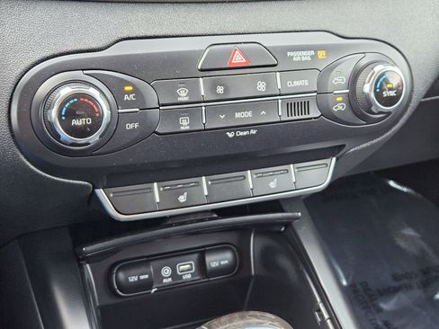 Used 2018 Kia Sorento LX image 23