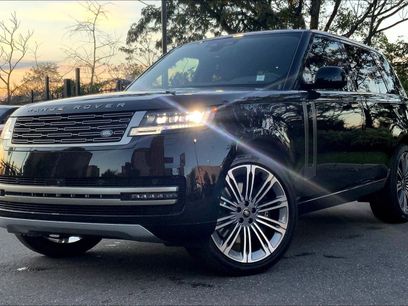 New 2025 Land Rover Range Rover SE