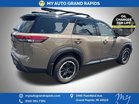 Used 2024 Nissan Pathfinder Rock Creek AWD/4WD image 7