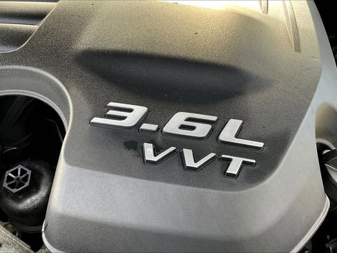 Used 2023 Chrysler 300 Touring L image 34