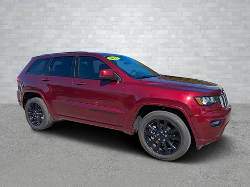 Used 2021 Jeep Grand Cherokee Laredo X image 2
