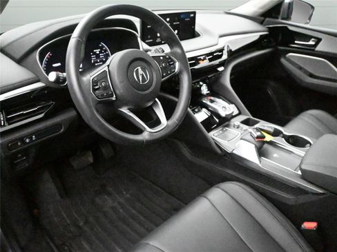 Certified 2024 Acura MDX SH-AWD image 2