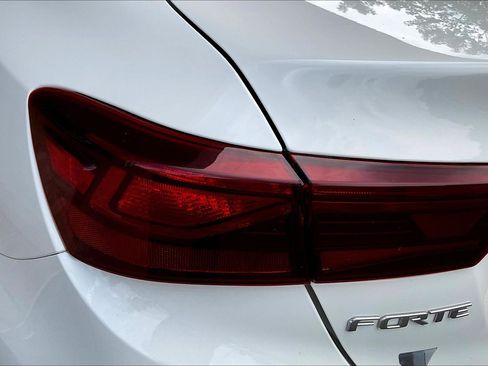 Used 2020 Kia Forte LXS FWD image 21
