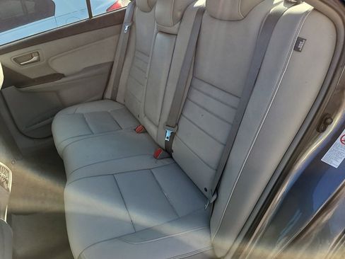 Used 2016 Toyota Camry XLE image 12