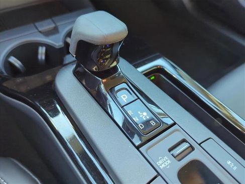 Certified 2025 Toyota Prius XLE image 20