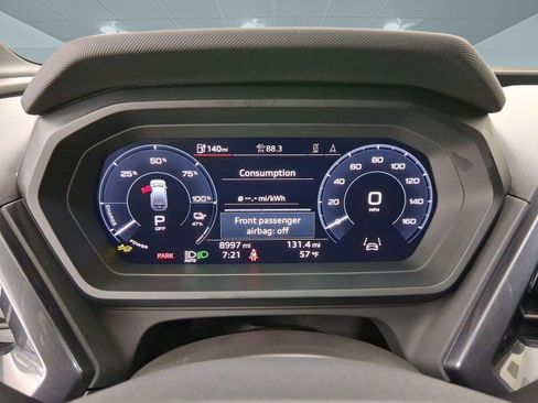 Used 2025 Audi Q4 e-tron Premium Plus w/ Premium Plus image 17