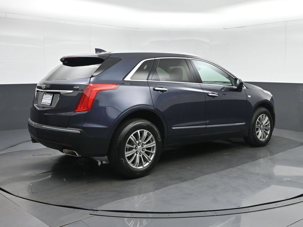 Used 2018 Cadillac XT5 Luxury w/ Driver Awareness Package FWD image 7