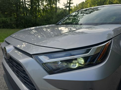 Used 2022 Toyota RAV4 XLE w/ Convenience Package FWD image 31