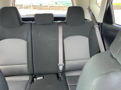 Used 2025 Kia Soul LX w/ LX Technology Package FWD image 32