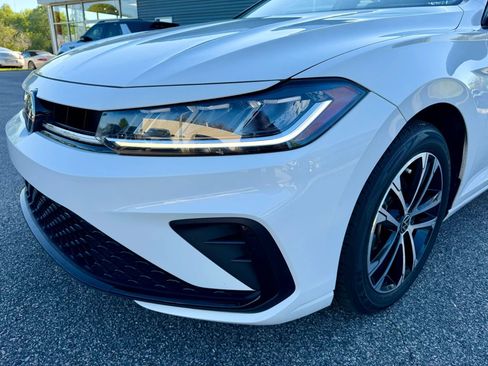 Used 2025 Volkswagen Jetta Sport image 11