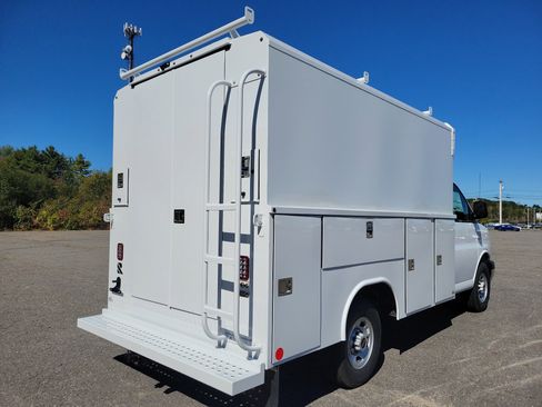 New 2025 GMC Savana 3500 w/ Power Convenience Package image 7