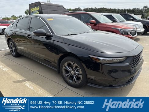 Used 2023 Honda Accord EX image 1