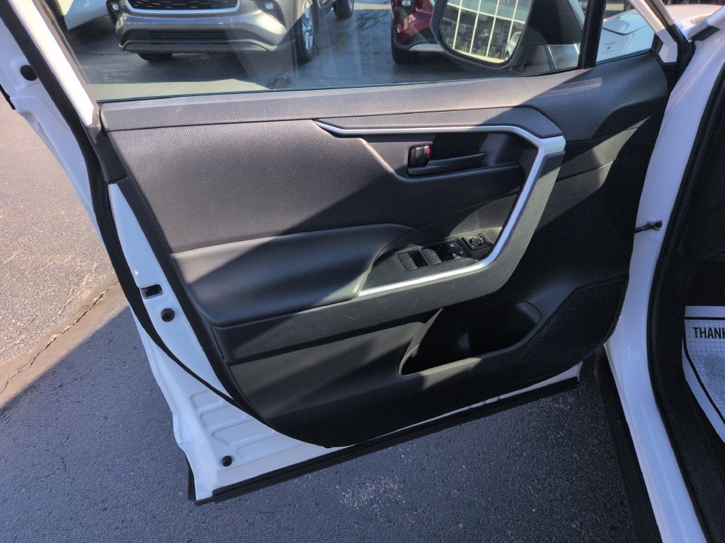 Certified 2024 Toyota RAV4 LE FWD image 10