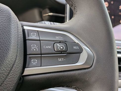 Used 2025 Jeep Compass Limited AWD/4WD image 26