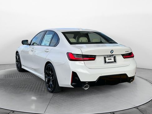 Used 2026 BMW 330i Sedan w/ M Sport Package RWD image 4