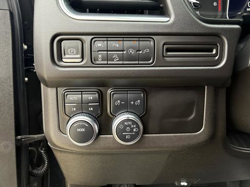 Used 2021 GMC Yukon XL AT4 image 25