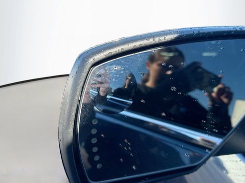 Used 2018 Chevrolet Silverado 1500 LTZ Z71 w/ Centennial Edition image 29