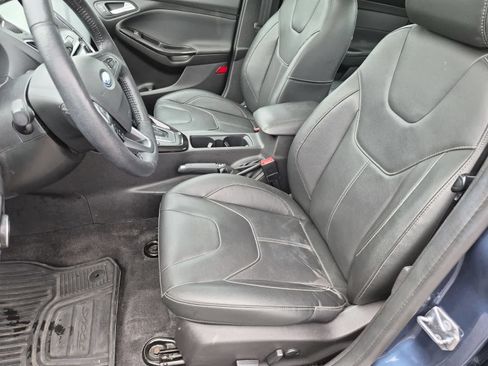 Used 2018 Ford Focus Titanium FWD image 16