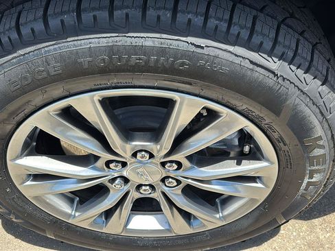 Certified 2023 Cadillac XT5 Premium Luxury FWD image 9