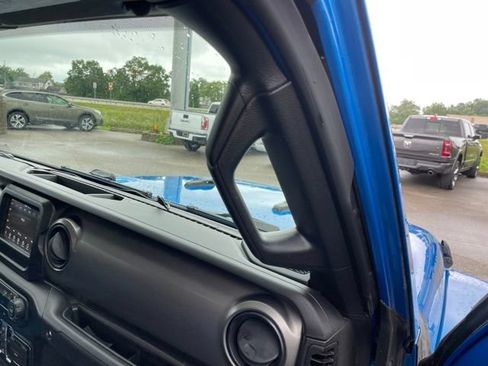 Used 2022 Jeep Gladiator Sport AWD/4WD image 51