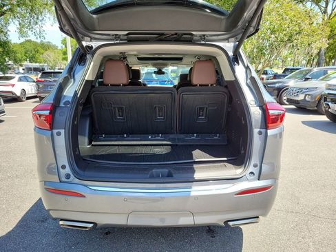 Used 2021 Buick Enclave Avenir w/ Avenir Technology Package AWD/4WD image 10