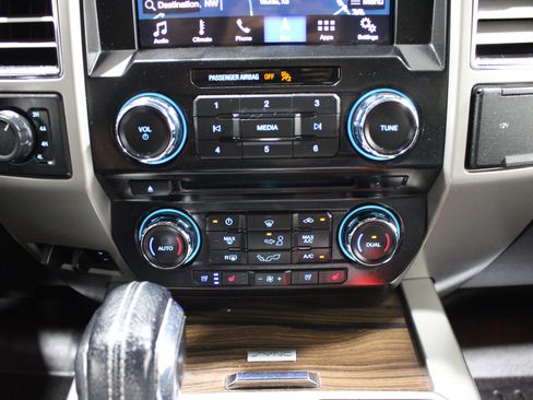 Used 2016 Ford F150 Lariat AWD/4WD image 18