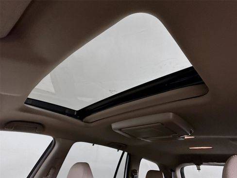 Used 2022 Honda Pilot Touring image 17