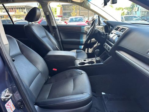 Used 2017 Subaru Outback 3.6R Limited AWD/4WD image 12