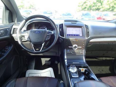 Used 2020 Ford Edge Titanium w/ Equipment Group 301A AWD/4WD image 20