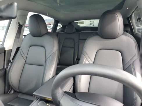 Used 2024 Tesla Model Y Long Range image 22
