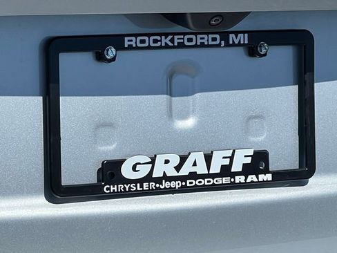 Used 2023 Jeep Grand Cherokee L Limited w/ Black Appearance Package AWD/4WD image 50