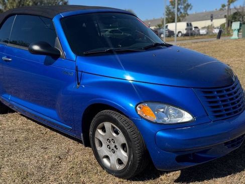 Used 2005 Chrysler PT Cruiser Convertible image 2