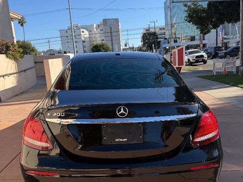 Used 2018 Mercedes-Benz E 300 w/ Premium 1 Package image 8