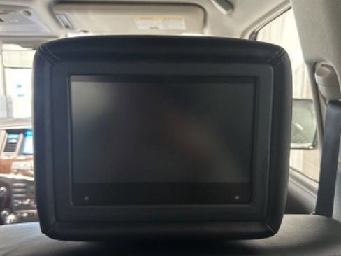 Used 2019 Nissan Armada Platinum w/ Captain's Chairs Package image 33