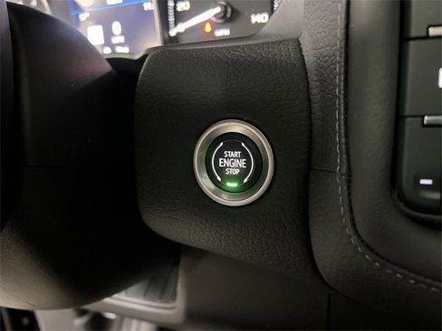 Used 2021 GMC Yukon Denali w/ Denali Premium Package image 17