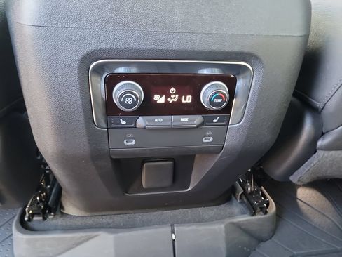 Used 2022 Chevrolet Tahoe RST w/ Luxury Package RWD image 15