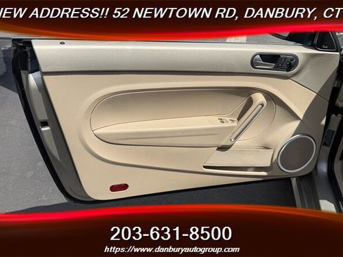 Used 2013 Volkswagen Beetle TDI FWD image 12