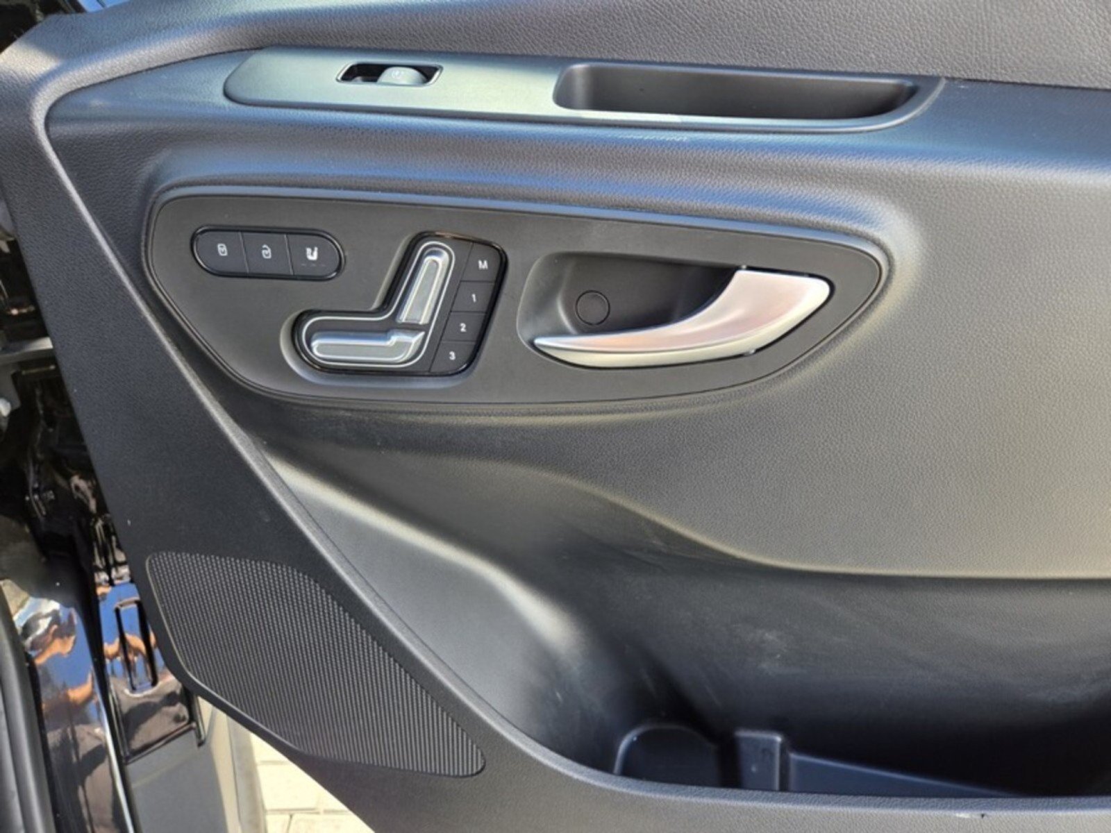 Used 2024 Mercedes-Benz Sprinter 2500 image 23
