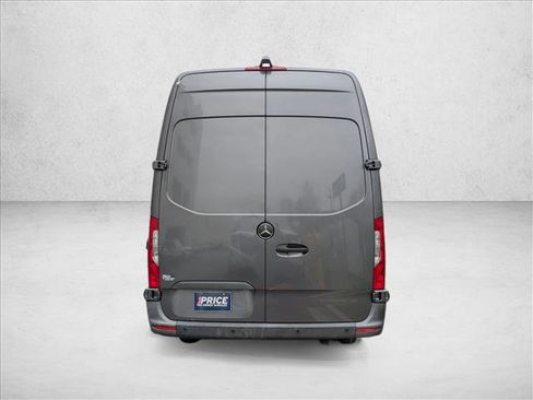 Used 2022 Mercedes-Benz Sprinter 4500 image 6