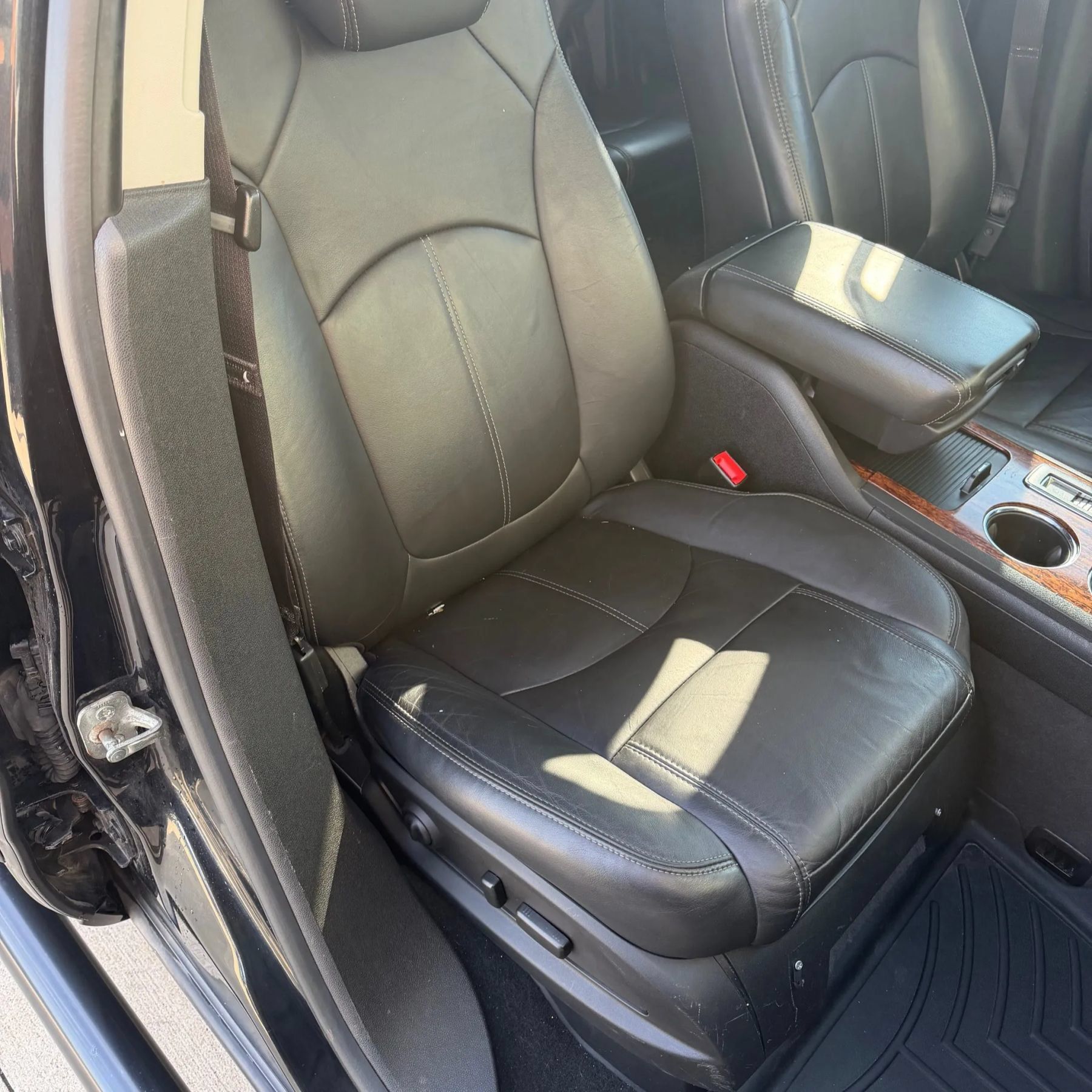 Used 2014 Chevrolet Traverse LT FWD image 19