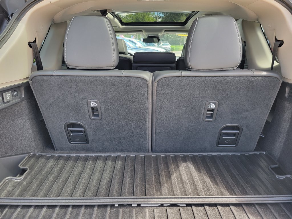Certified 2025 Acura MDX w/ Technology Package FWD image 8