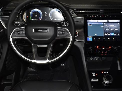 New 2025 Jeep Grand Cherokee Limited w/ Trailer Tow Package image 13