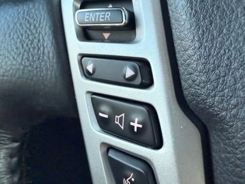 Used 2023 Nissan Titan SV w/ SV Convenience Package image 36